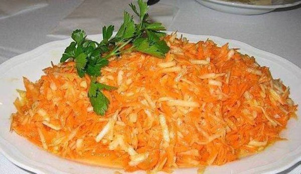 Салат из моркови и сыра