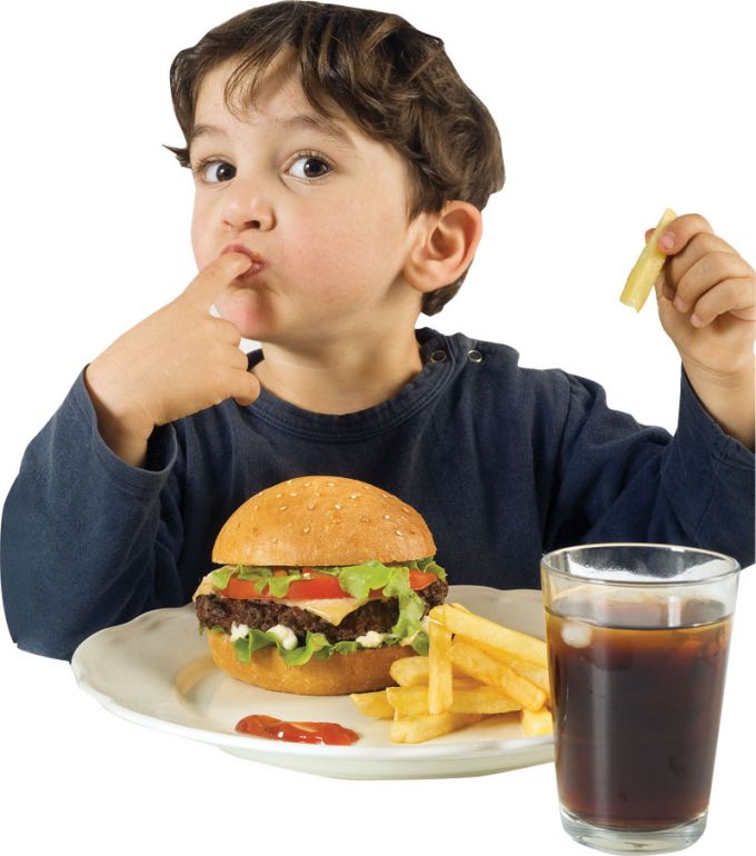 Как отучить ребенка от вредной пищи