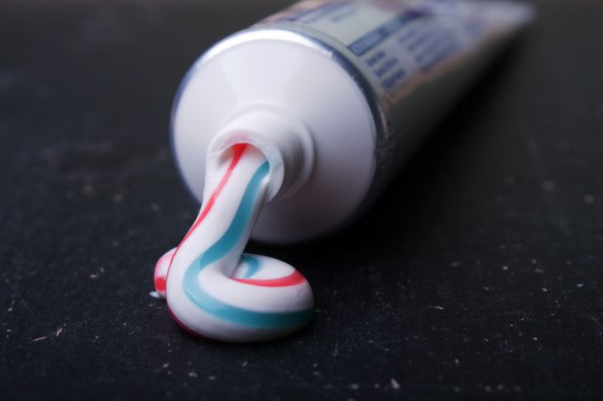 6 секретов использования зубной пасты не по назначению