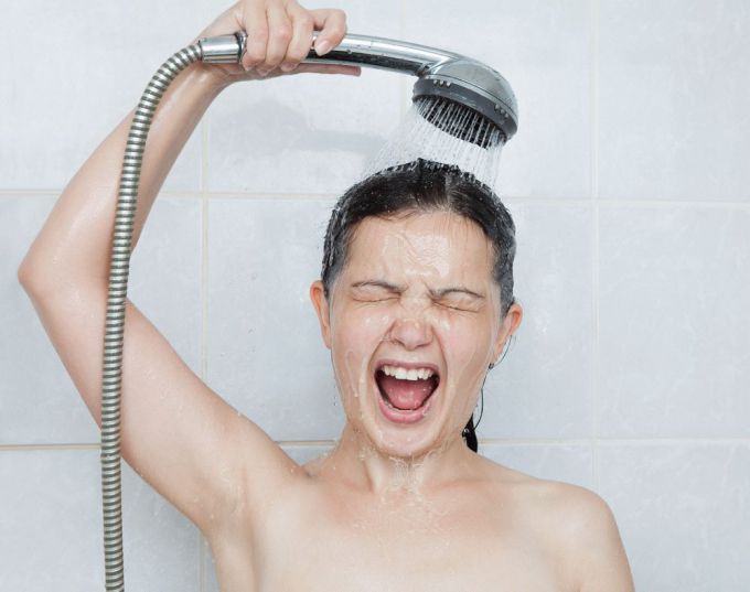Вредно ли принимать душ каждый день