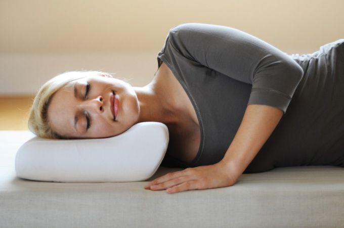 Как выбрать ортопедическую подушку для сна