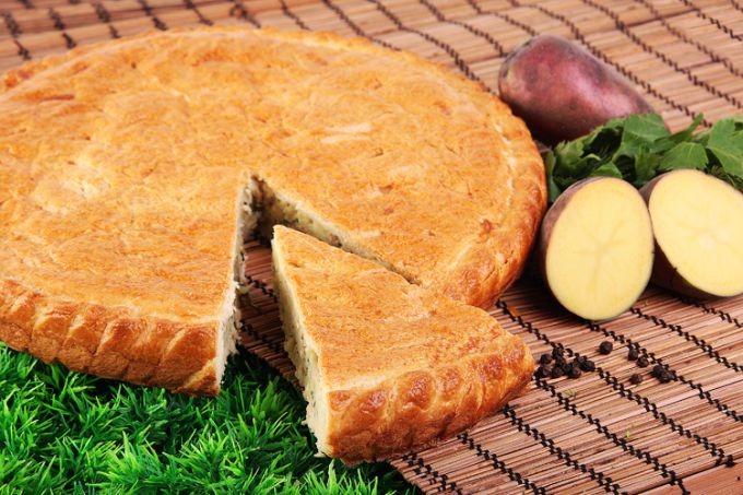 Пирог с мясом и картошкой