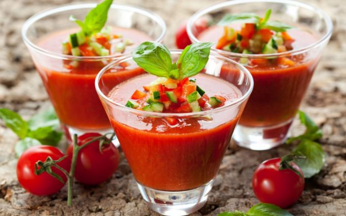 Как приготовить томатный смузи с базиликом