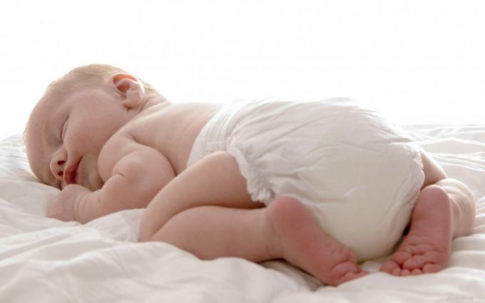 Можно ли 6-месячному ребенку спать на животе
