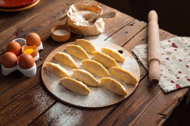 Пирожки дрожжевые в духовке: пошаговые рецепты с фото для легкого приготовления