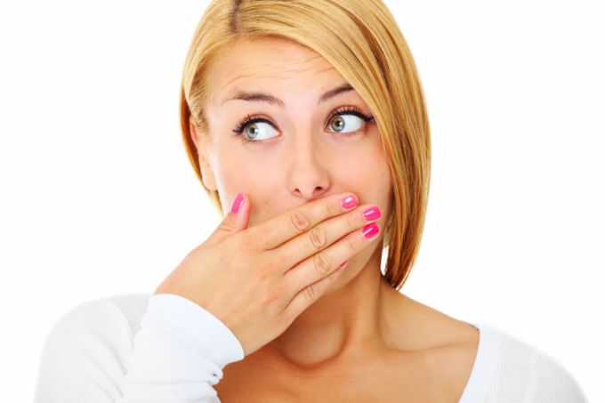 Стоматологические причины неприятного запаха изо рта