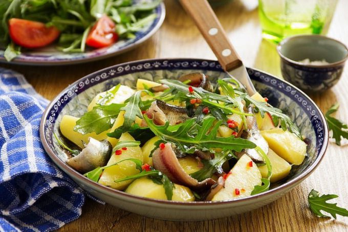 Салат с килькой: пошаговые рецепты с фото для легкого приготовления