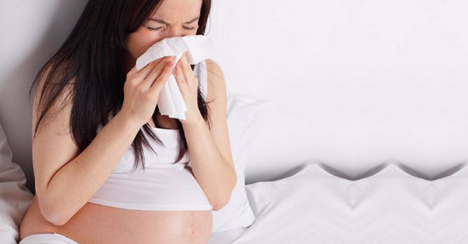 Аллергия у беременных: причины, возможные осложнения, способы лечения