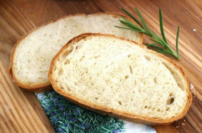 Как испечь хлеб на кефире с дрожжами в духовке: пошаговый рецепт