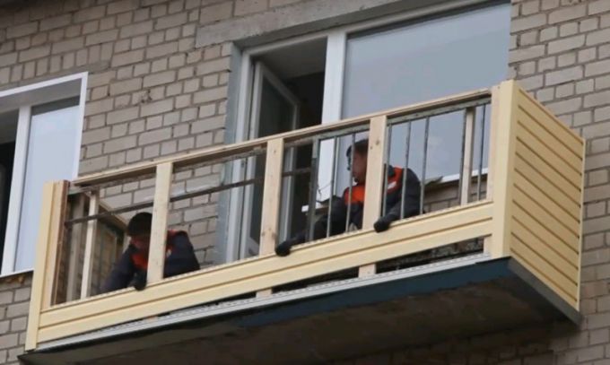Отделка балкона сайдингом: наружная и внутренняя обшивка