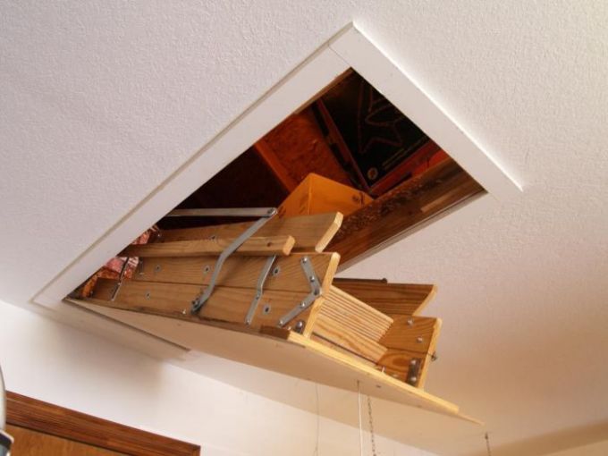 Как сделать потолочную лестницу