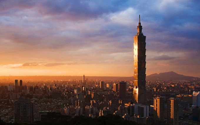 Вид на Тайбэй с 500-метровой башней «Тайбэй 101»