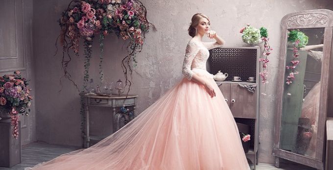 Роскошное розовое платье