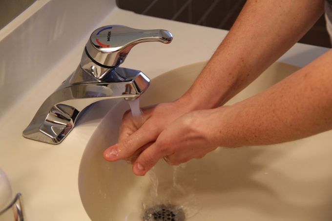 Чем отмыть руки от маслят