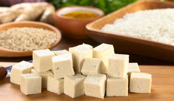 Соевый сыр тофу: что это за продукт и как его едят
