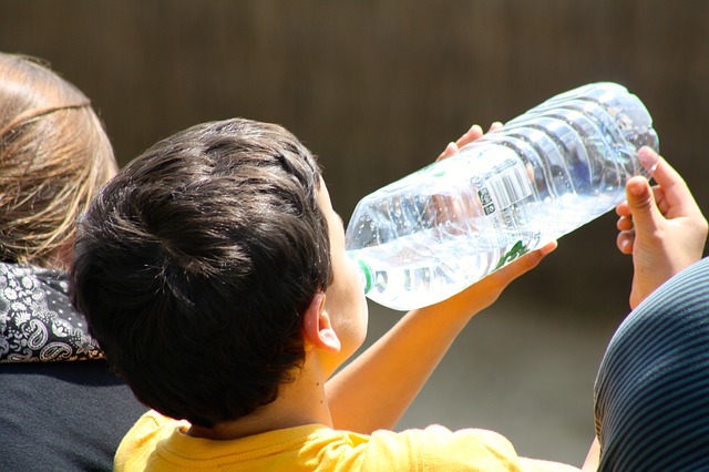 Как сформировать привычку у ребенка пить больше воды