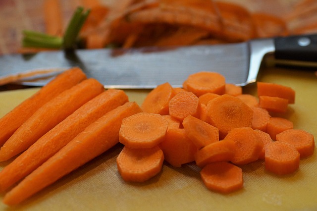 Рафаэлло из моркови и кокосовой стружки