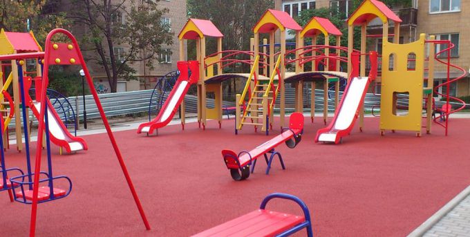 Главное требование, предъявляемое к детским площадкам - безопасность