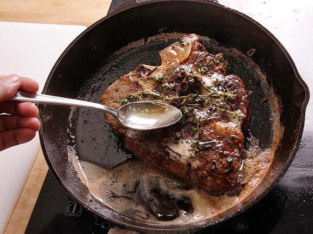Как готовить стейк из говядины средней прожарки на сковороде 