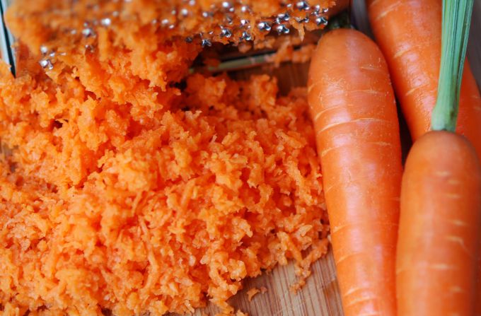 Натертая вареная морковь