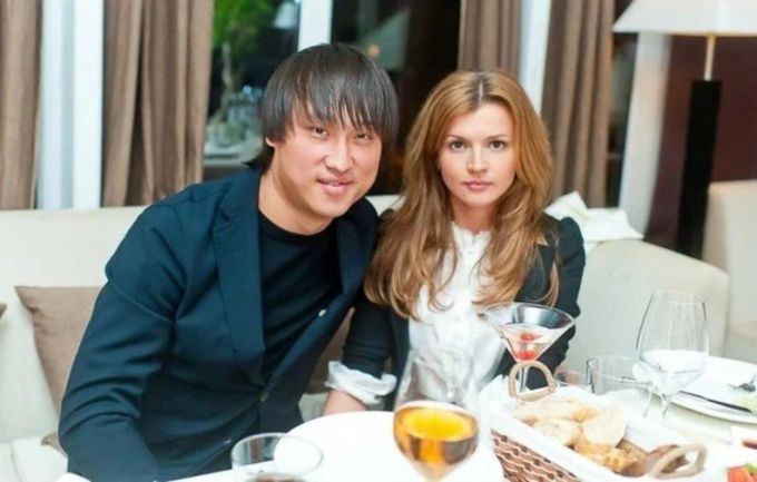 Жена Сангаджи Тарбаева: фото