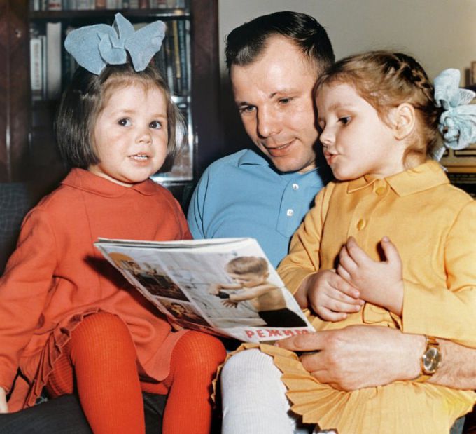 Дети Юрия Гагарина: фото