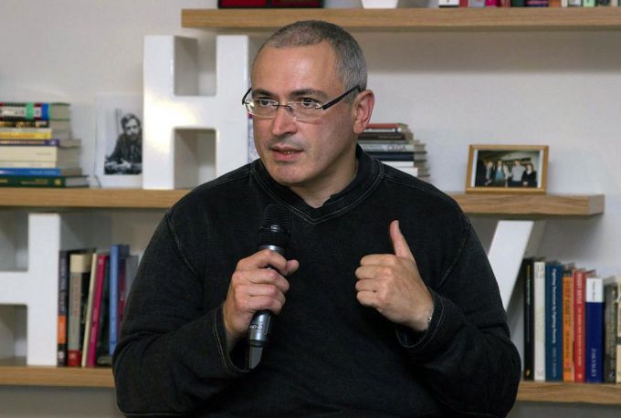 Как и сколько зарабатывает Михаил Ходорковский
