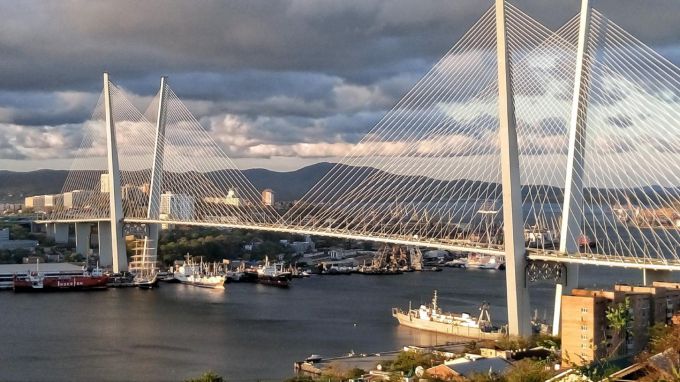 Достопримечательности России: Золотой мост во Владивостоке