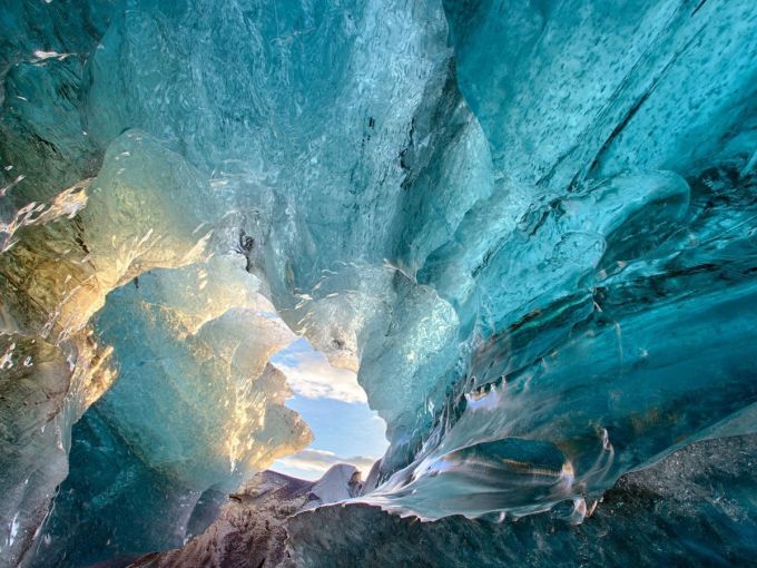 5 самых живописных пещер России